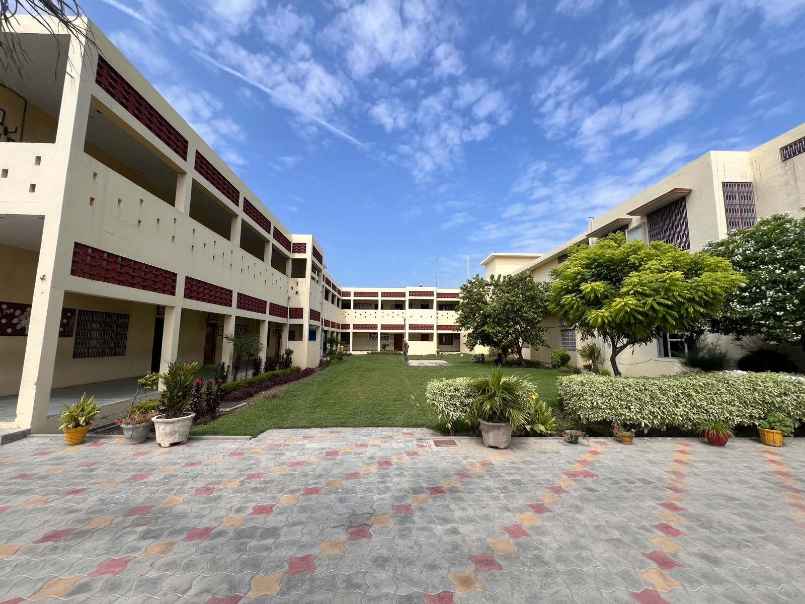 Main courtyard and school buildings at Sri Hemkunt Sahib Sen. Sec. School