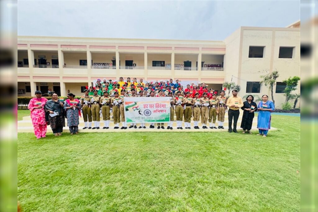 Independence Day celebration at Sri Hemkunt Sahib Sen. Sec. School